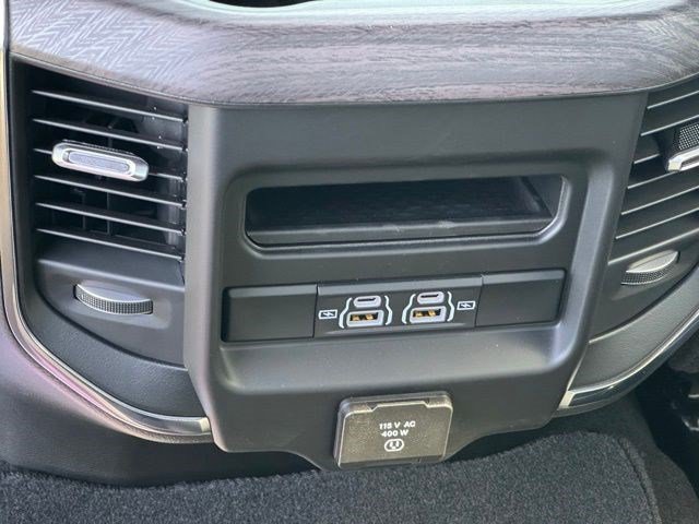 New 2026 RAM 2500 Laramie AWD/4WD image 33