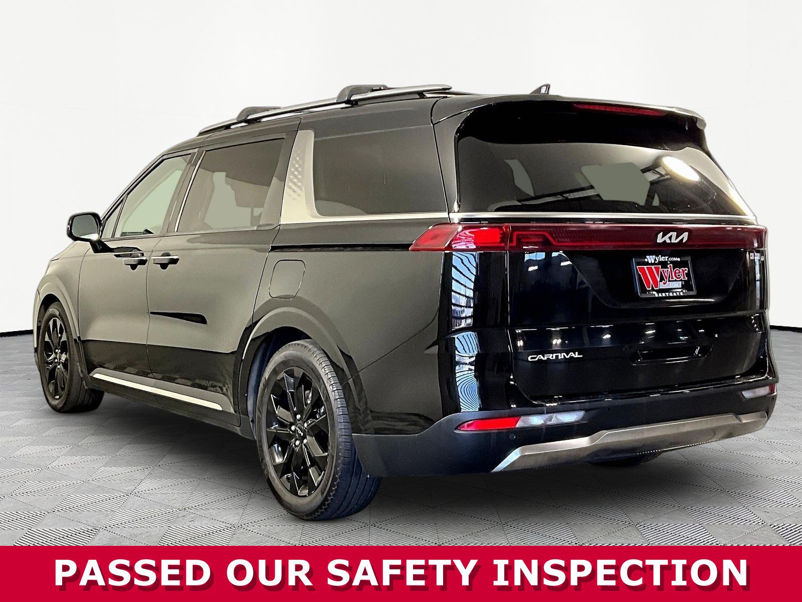 Used 2024 Kia Carnival SX Prestige FWD image 4