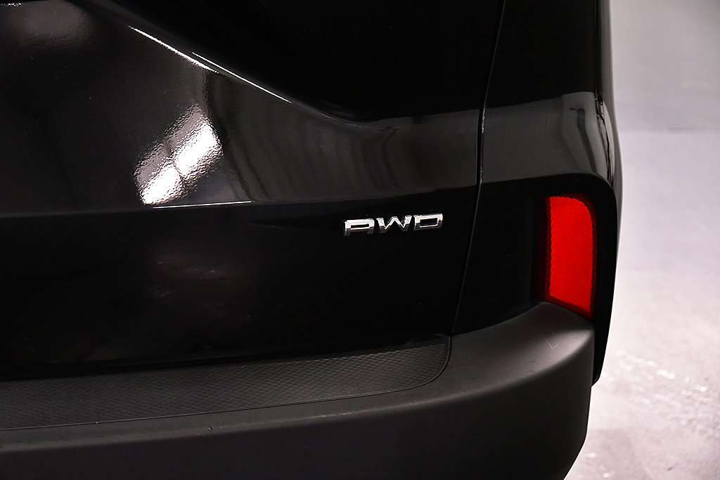 Used 2025 Ford Escape Active AWD/4WD image 12