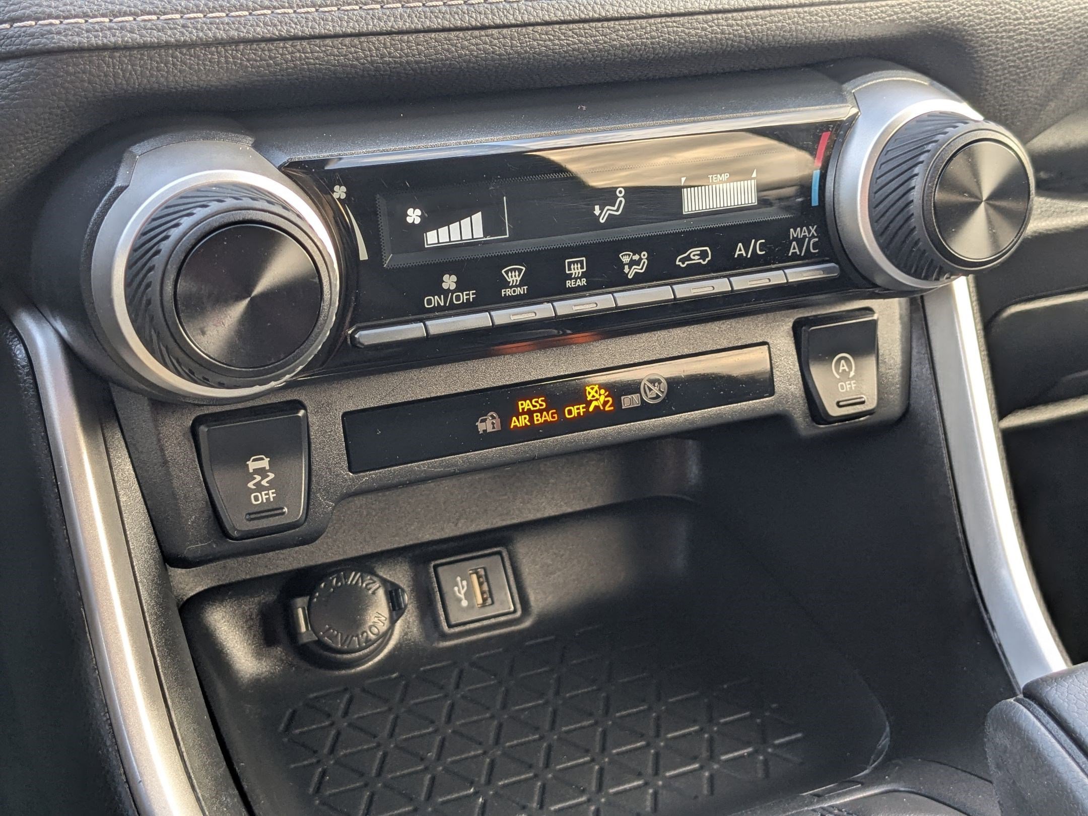 Used 2023 Toyota RAV4 LE image 24