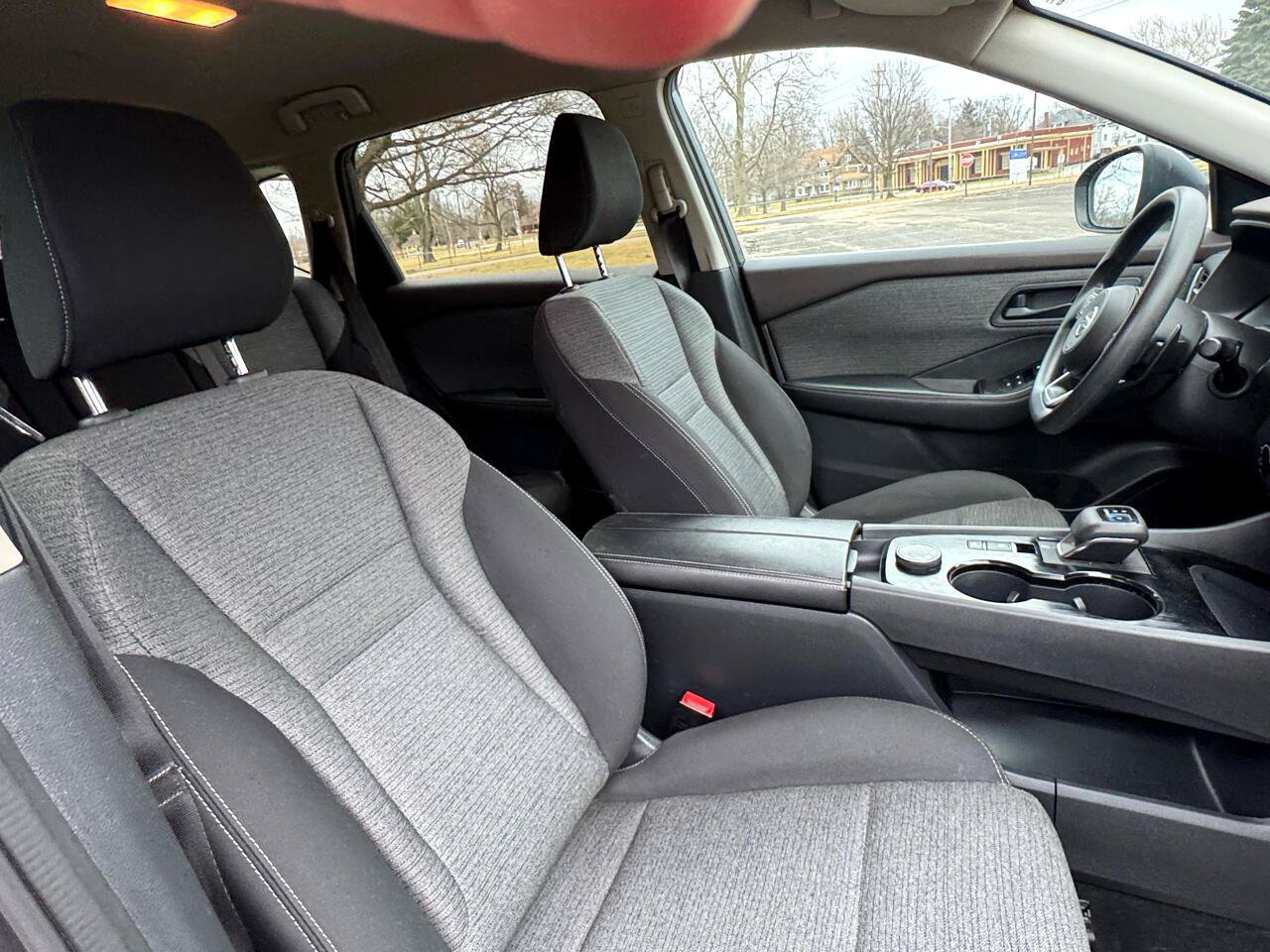 Used 2021 Nissan Rogue S AWD/4WD image 29