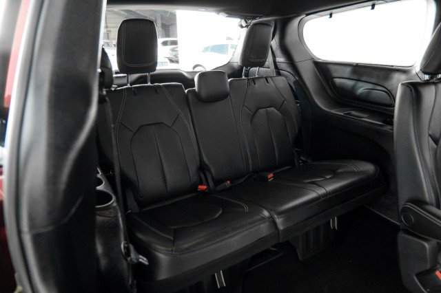 Used 2019 Chrysler Pacifica Touring-L w/ S Appearance Package FWD image 37