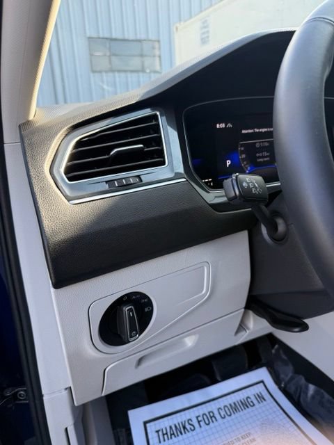 Used 2024 Volkswagen Tiguan SE w/ Panoramic Sunroof Package AWD/4WD image 13