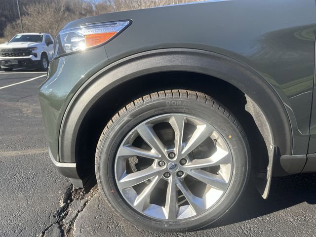 Used 2023 Ford Explorer Platinum w/ Technology Package image 21