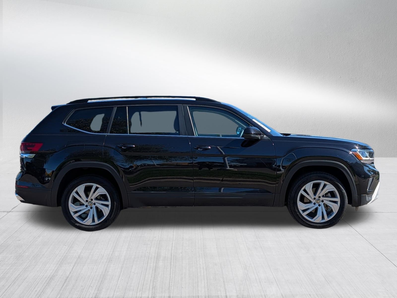 Certified 2021 Volkswagen Atlas SE w/ Panoramic Sunroof Package AWD/4WD image 8