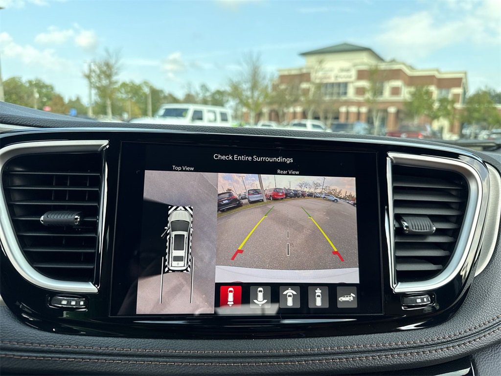 New 2026 Chrysler Pacifica Pinnacle image 25