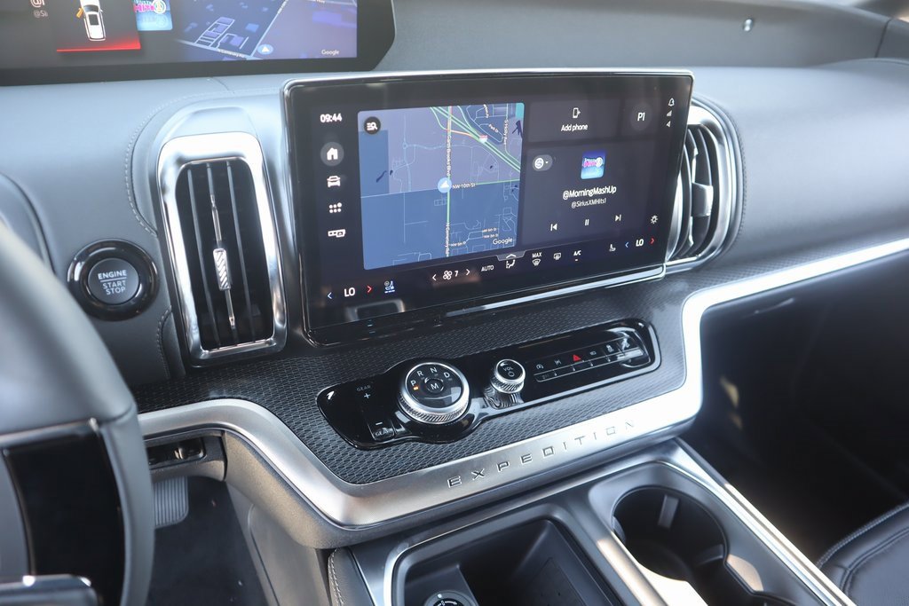 New 2025 Ford Expedition Platinum w/ Stealth Appearance Package image 5