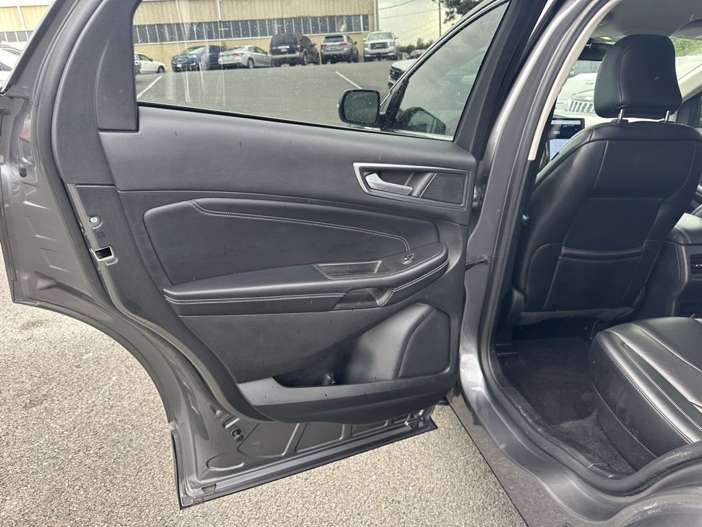 Used 2022 Ford Edge Titanium image 18