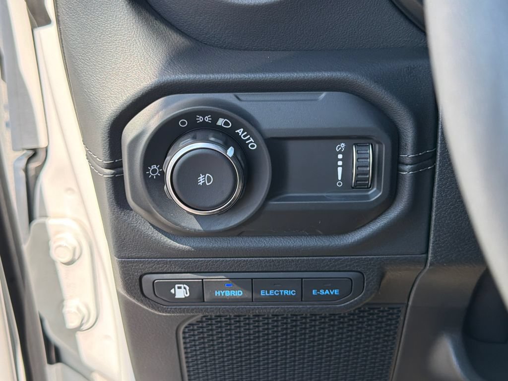 Used 2024 Jeep Wrangler High Altitude AWD/4WD image 25
