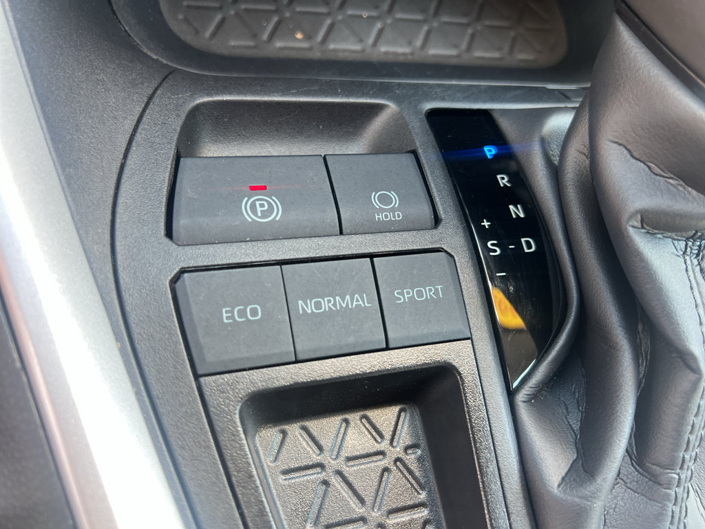 Used 2024 Toyota RAV4 XLE Premium FWD image 40