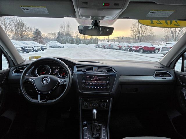 Used 2021 Volkswagen Tiguan SE image 18