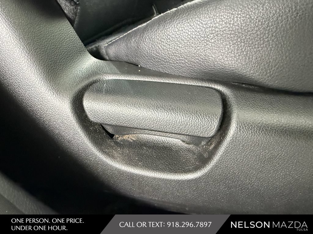 Used 2013 MAZDA MAZDA3 i Grand Touring w/ Tech Pkg FWD image 45