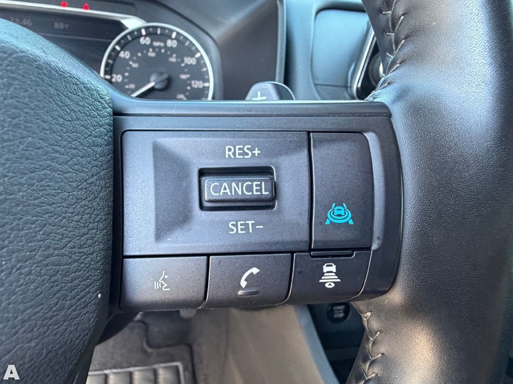 Used 2025 Nissan Rogue SV FWD image 19