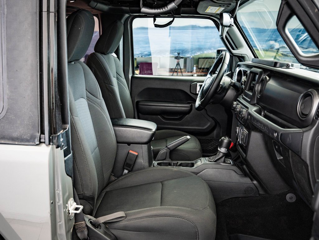Used 2021 Jeep Wrangler Sport S image 23