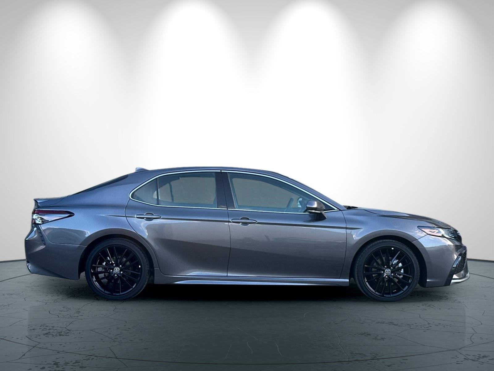 Used 2024 Toyota Camry XSE image 3