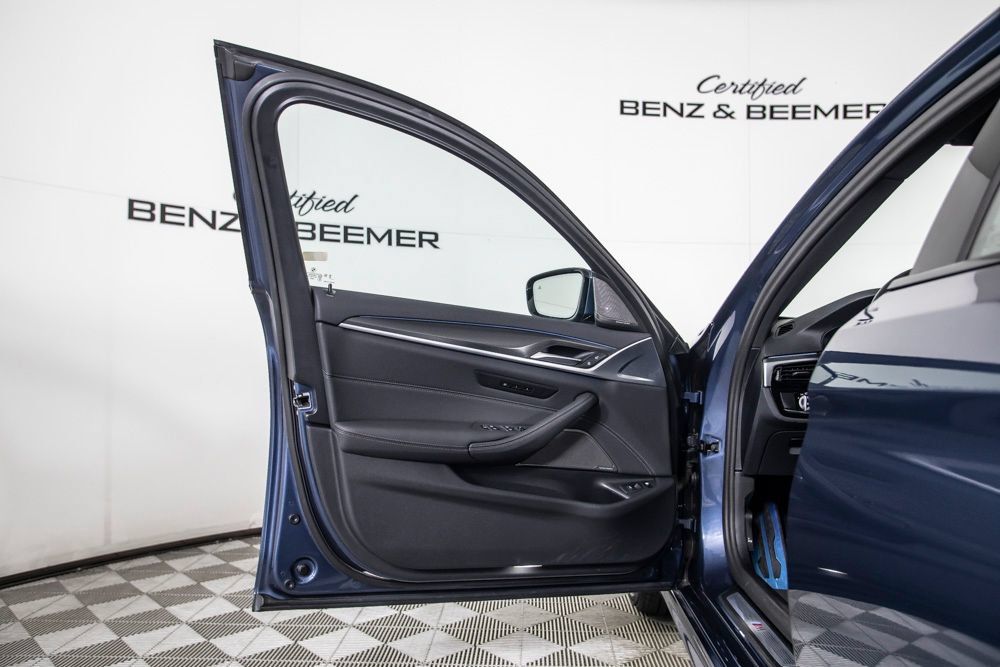 Used 2023 BMW 530e w/ M Sport Package RWD image 17