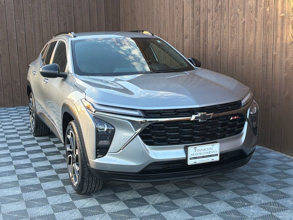 Used 2025 Chevrolet Trax RS w/ Driver Confidence Package image 13