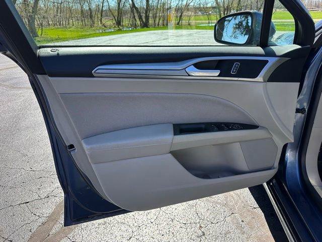 Used 2019 Ford Fusion SE AWD/4WD image 14
