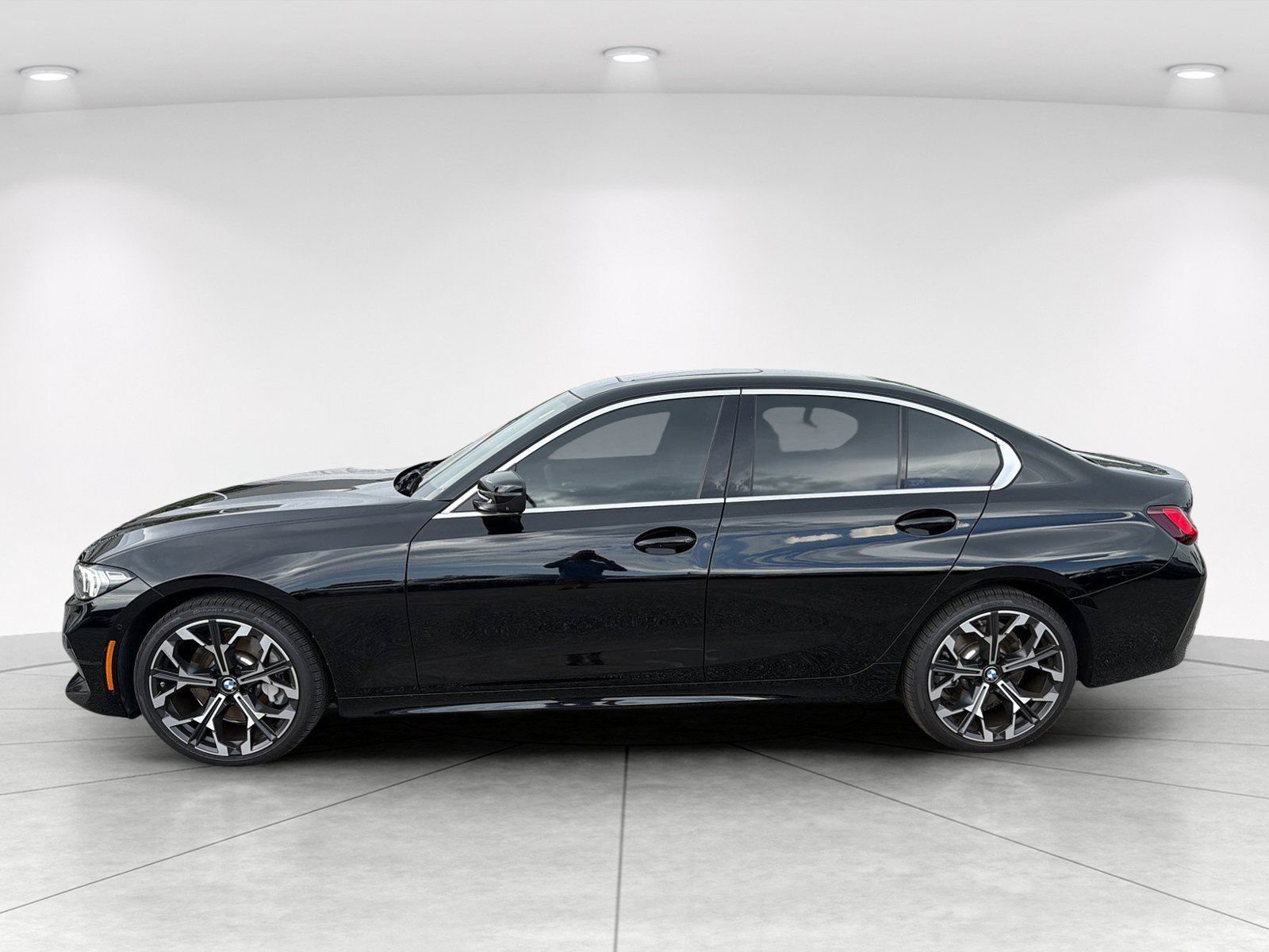 New 2025 BMW 330i Sedan w/ Convenience Package RWD image 7