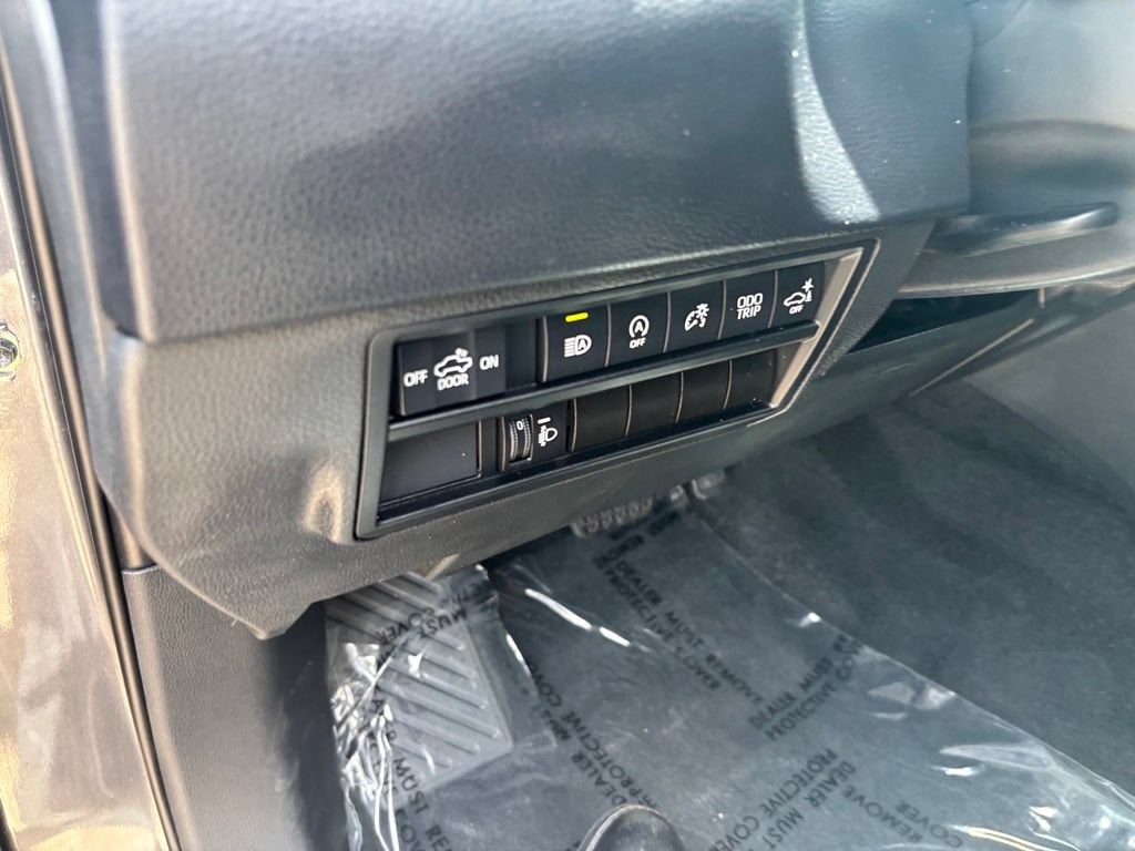Used 2022 Toyota Tundra SR5 w/ Convenience Package RWD image 17