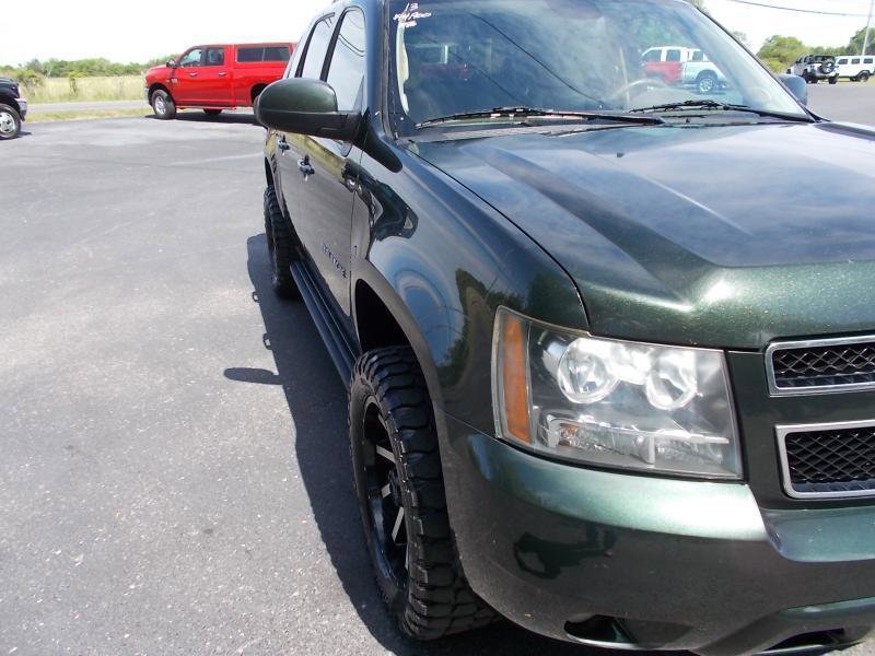 Used 2013 Chevrolet Avalanche LS image 10
