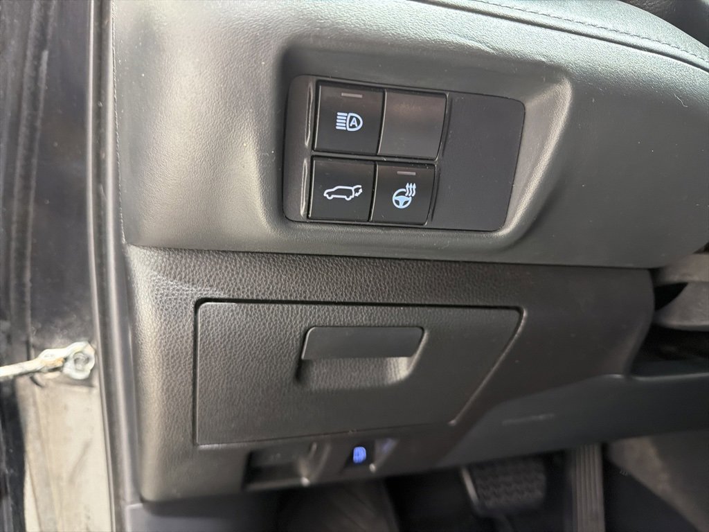 Used 2021 Toyota Highlander Limited image 12