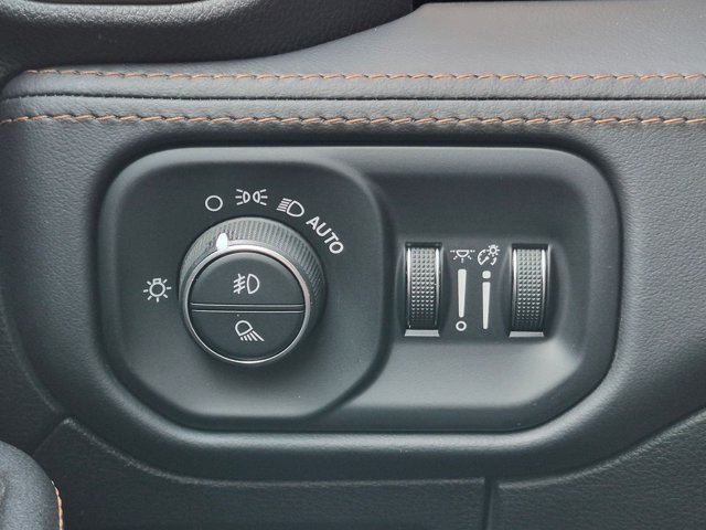 Used 2023 RAM 1500 Limited AWD/4WD image 13