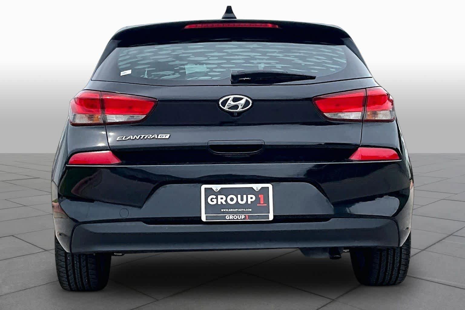 Used 2018 Hyundai Elantra GT FWD image 5