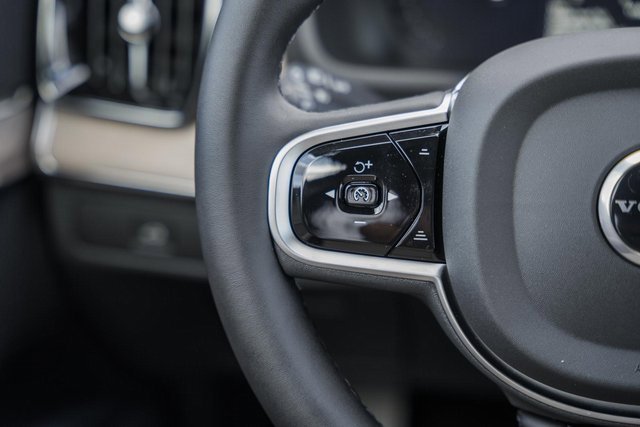 New 2026 Volvo XC90 B6 Plus w/ Protection Package Premier image 28