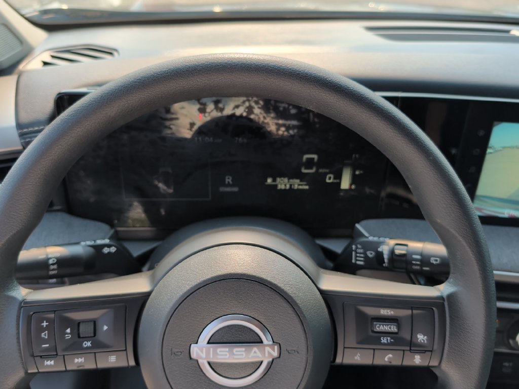 Used 2025 Nissan Kicks SV FWD image 31