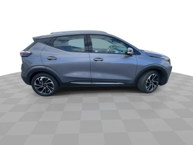 Certified 2023 Chevrolet Bolt EUV Premier w/ Sun & Sound Package FWD image 9