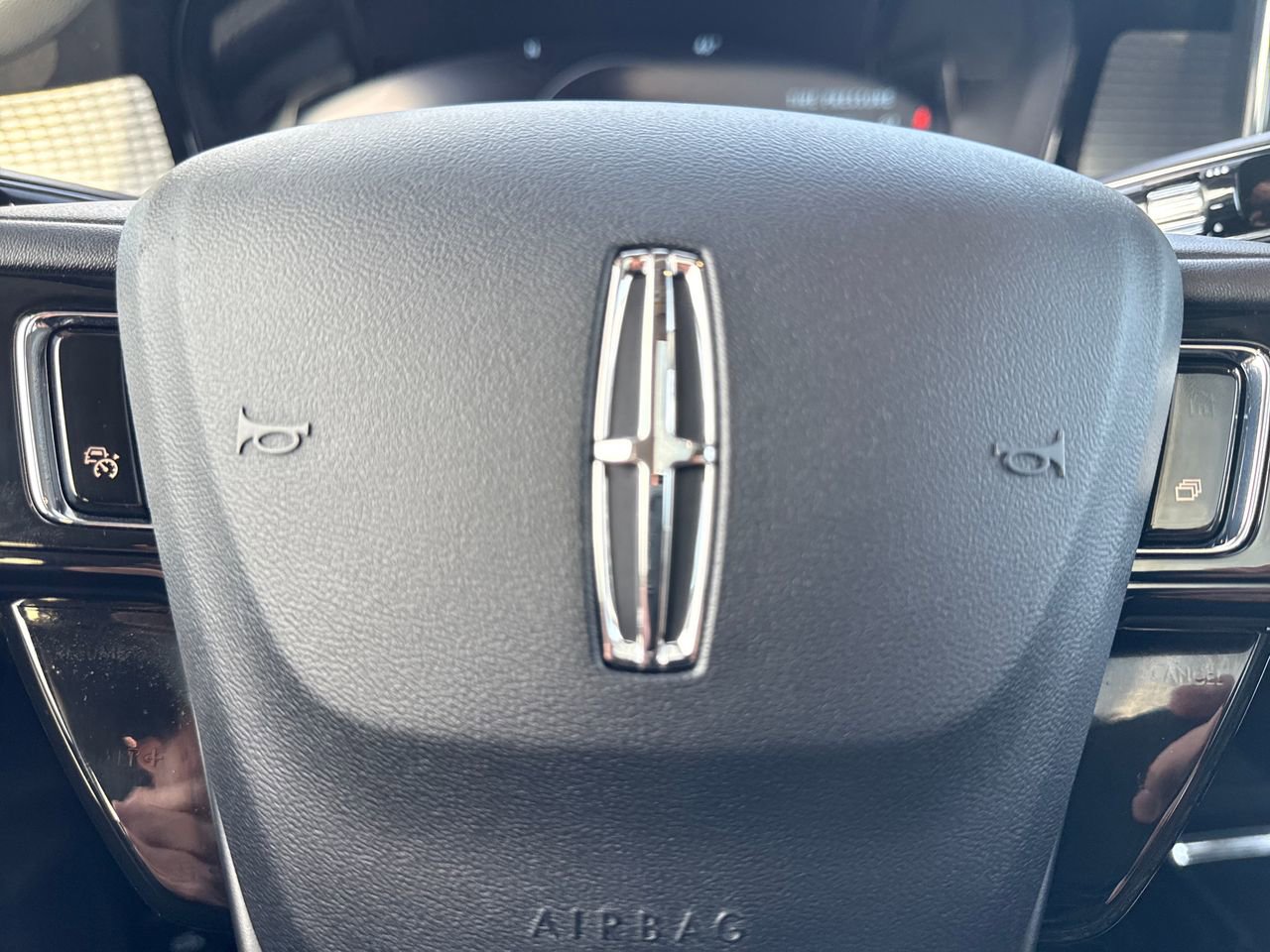 Used 2024 Lincoln Corsair AWD w/ Equipment Group 101A image 30