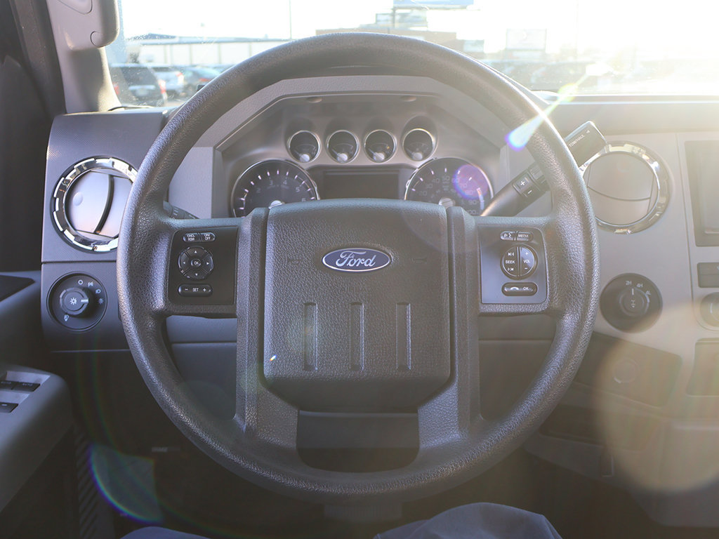 Used 2015 Ford F250 XLT w/ XLT Premium Package AWD/4WD image 27