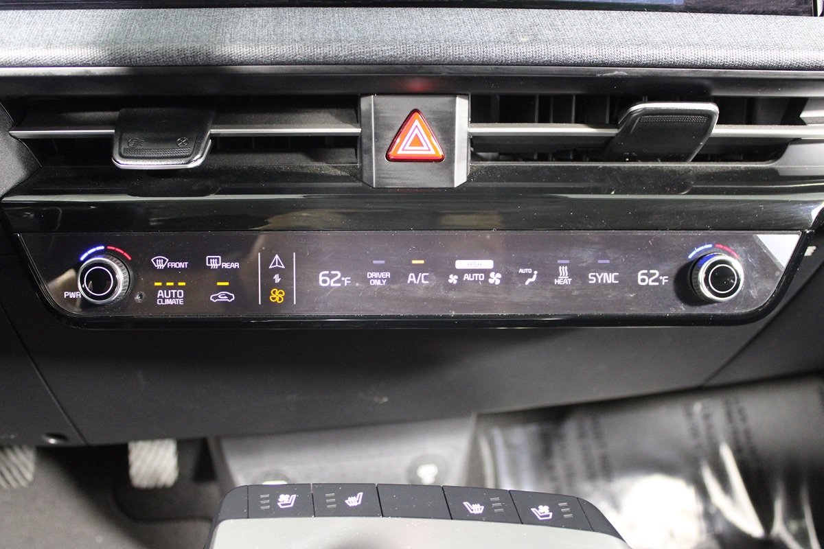 Used 2023 Kia EV6 Wind w/ Wind Technology Package RWD image 27