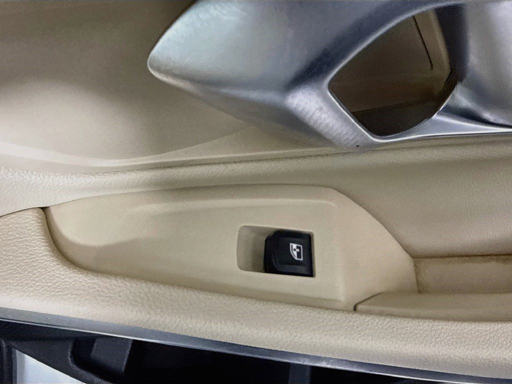Used 2022 BMW 330i Sedan w/ Driving Assistance Package RWD image 30