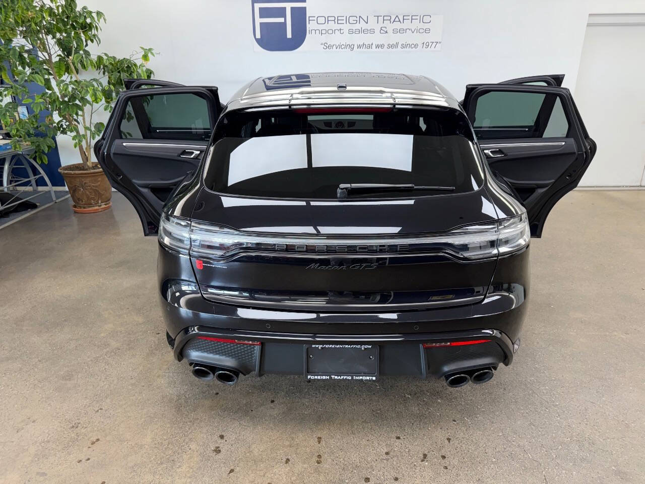 Used 2025 Porsche Macan GTS w/ Premium Package Plus (PU3) AWD/4WD image 59