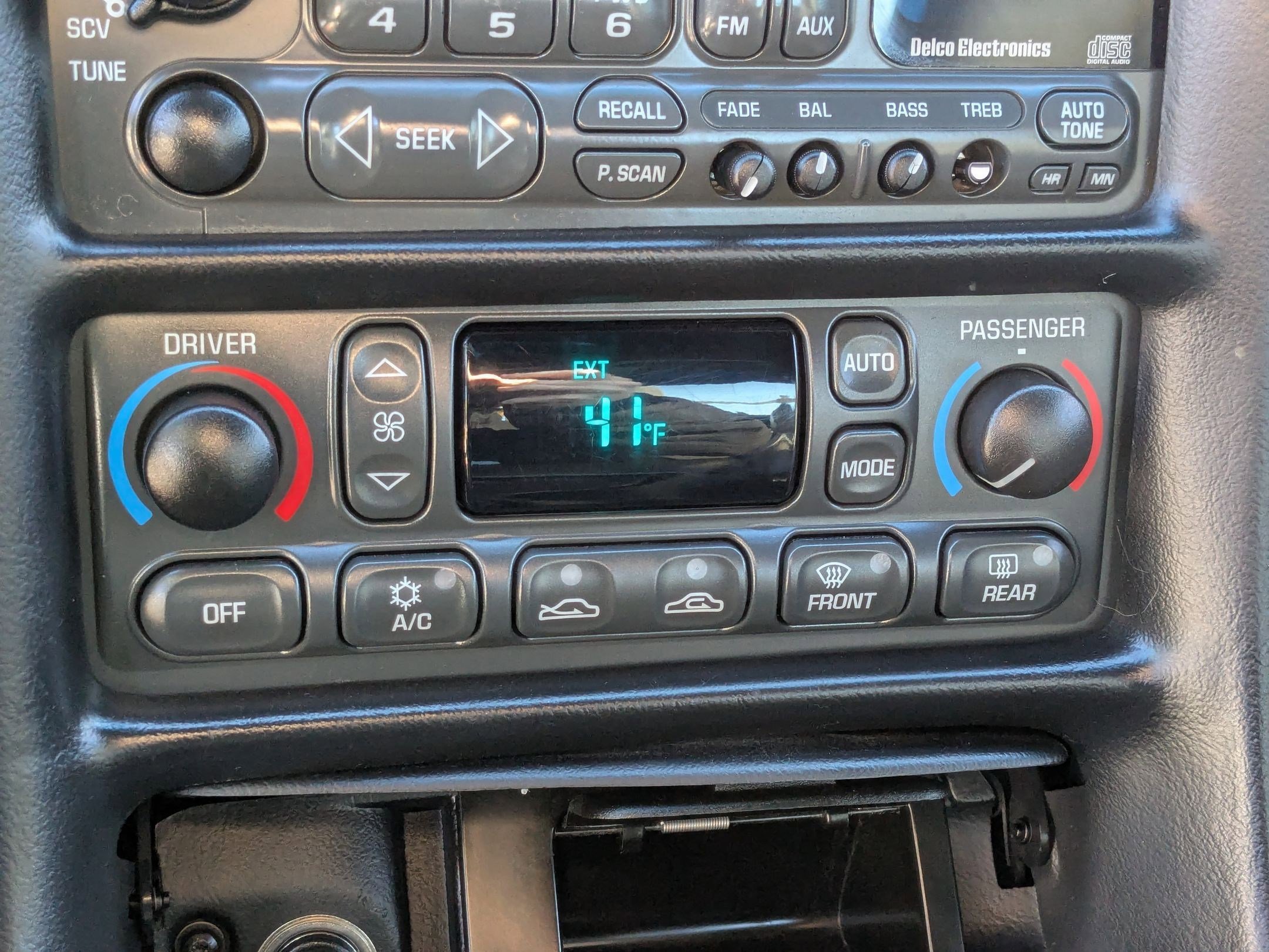 Used 1999 Chevrolet Corvette Coupe w/ Roof Pkg image 23