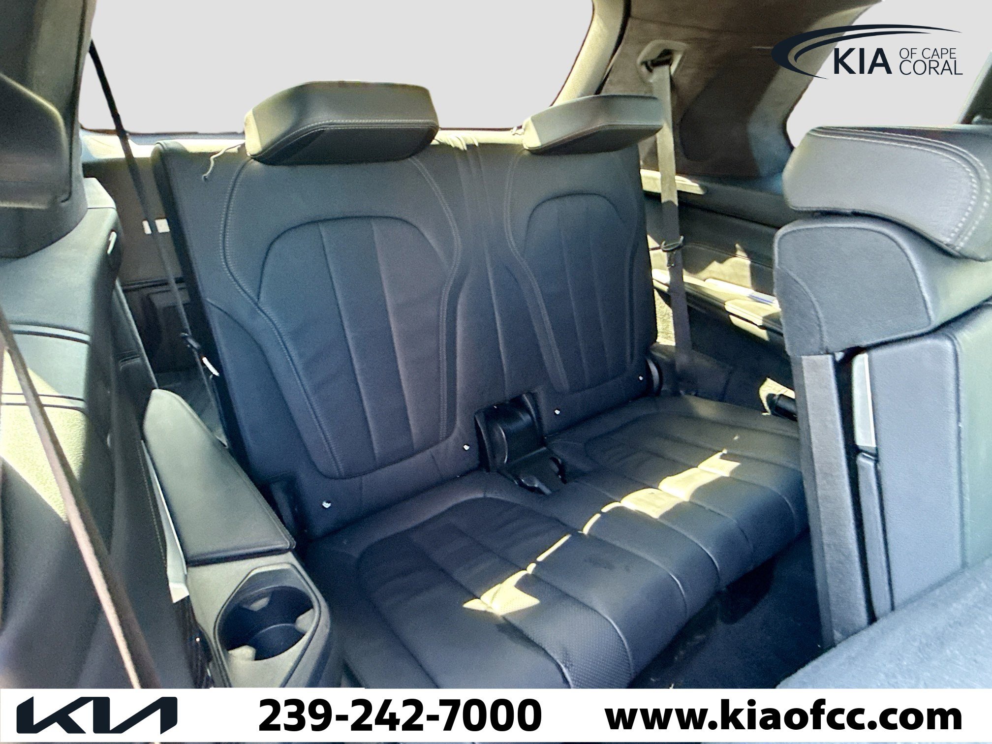 Used 2020 BMW X7 M50i w/ Executive Package image 21