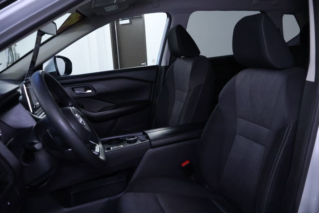 Used 2024 Nissan Rogue SV image 13