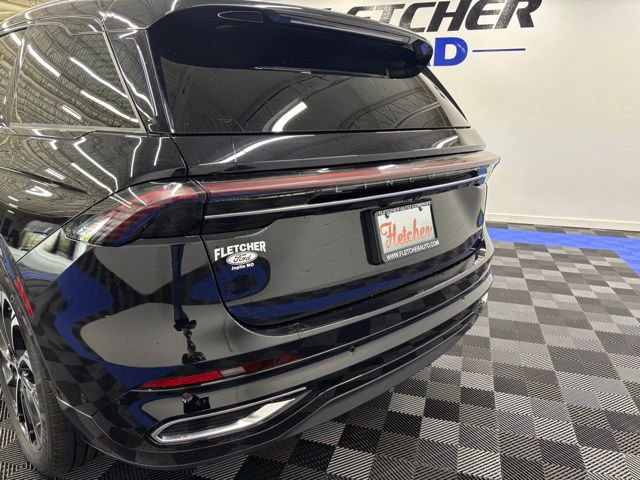 Used 2024 Lincoln Nautilus Reserve AWD/4WD image 8