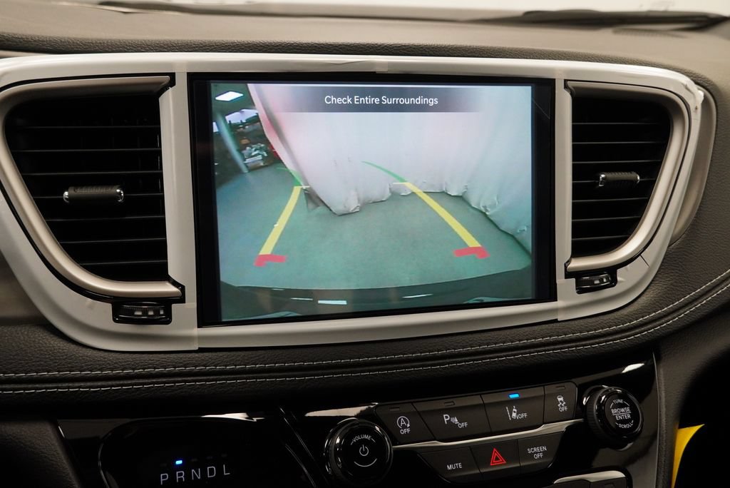 New 2027 Chrysler Pacifica Select FWD image 23