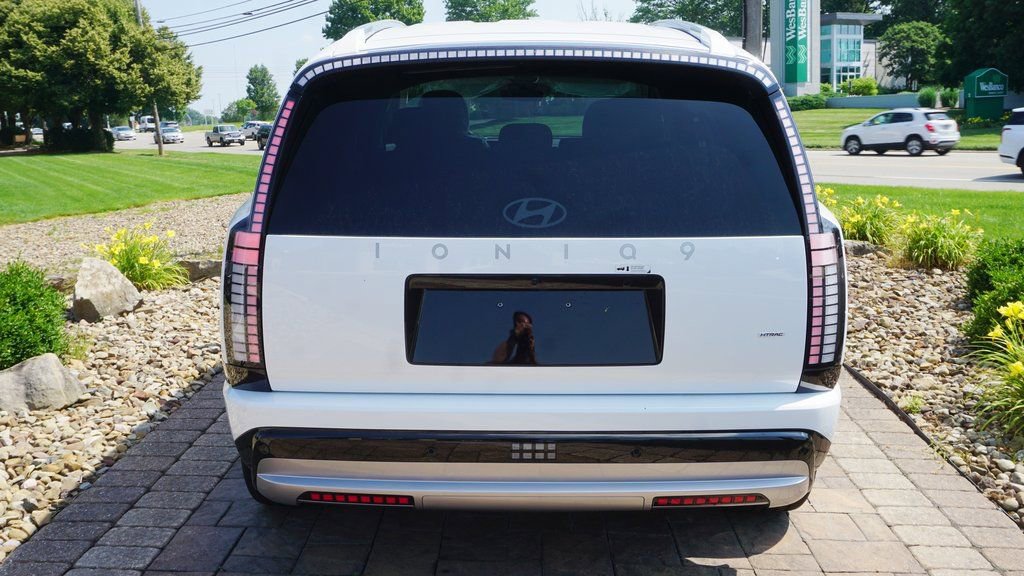 New 2026 Hyundai Ioniq 9 SEL AWD/4WD image 4