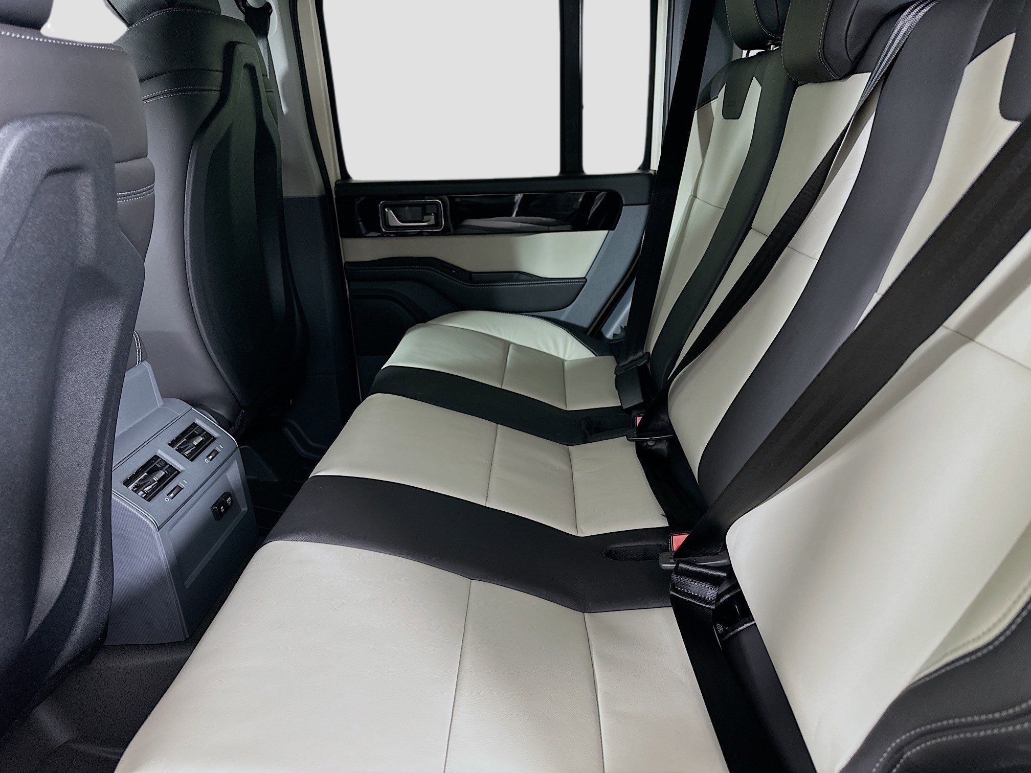 New 2025 INEOS Grenadier Station Wagon AWD/4WD image 35
