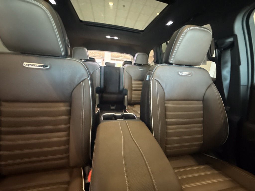 New 2027 GMC Acadia Denali Ultimate w/ LPO, Floor Liner Package AWD/4WD image 14