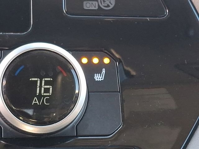 Used 2024 Toyota Highlander XLE image 28