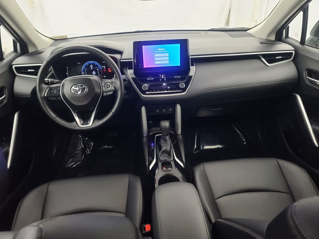 Used 2025 Toyota Corolla Cross XLE AWD/4WD image 22