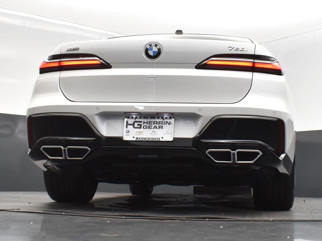 Certified 2024 BMW 760i xDrive w/ Executive Package image 41