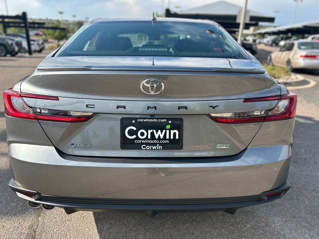 Used 2025 Toyota Camry SE image 8