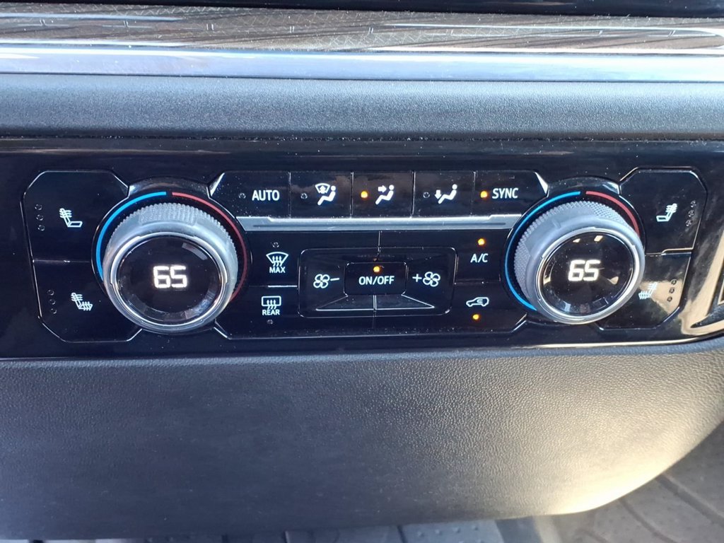 Used 2024 Chevrolet Silverado 1500 LT AWD/4WD image 22