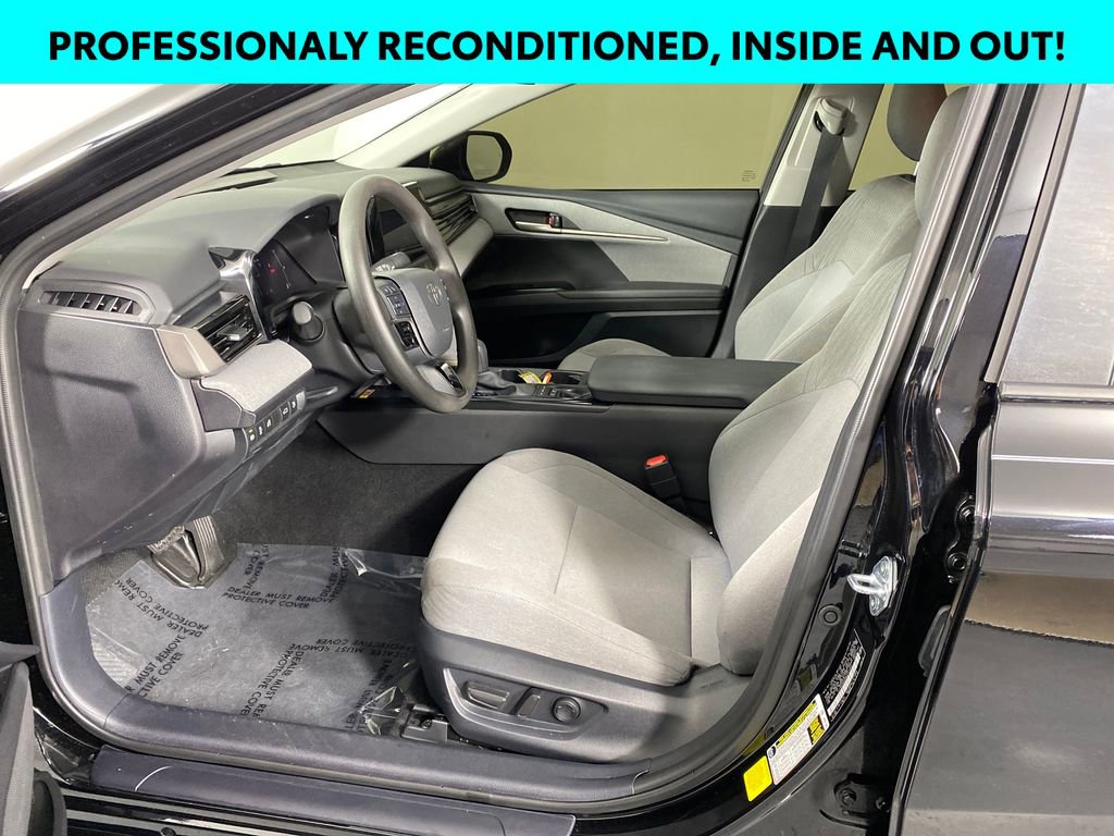 Used 2025 Toyota Camry LE w/ Convenience Package image 7